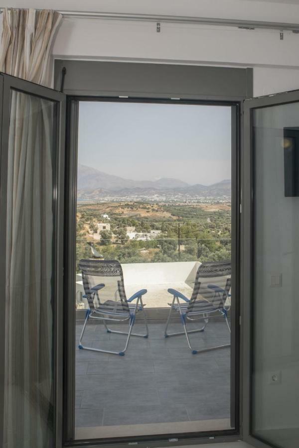 Villa Miron Kamilari Exterior foto